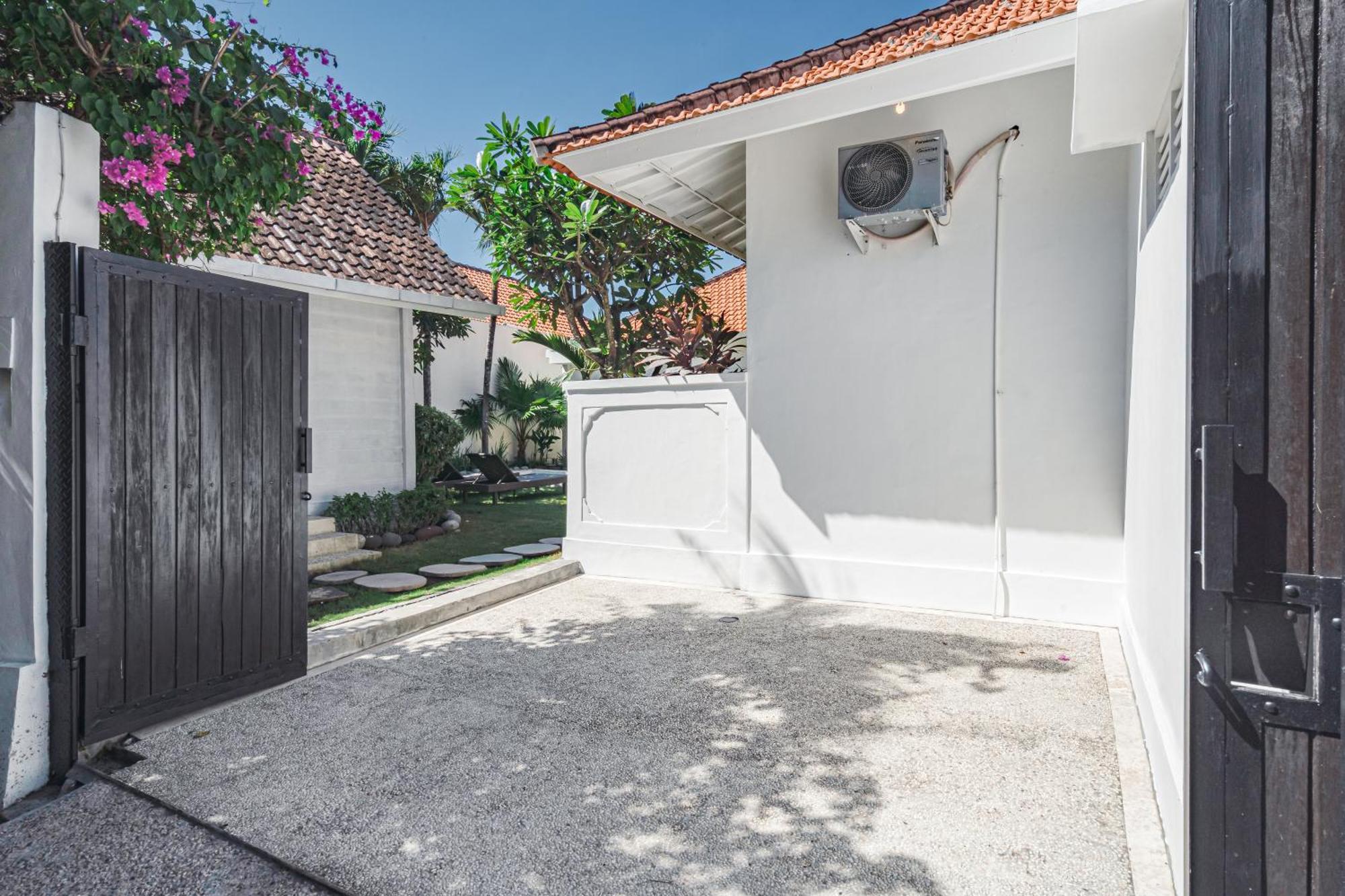Green Garden Seminyak Villa Экстерьер фото